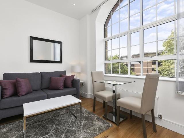 Flat for rent in Stockwell, Greater London