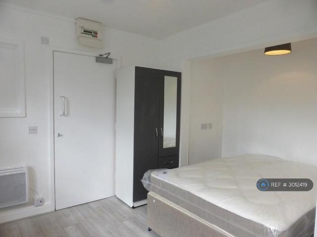 Studio for rent in Hatfield, Fretherne