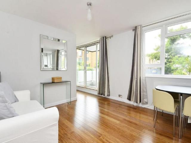 Studio for rent in London Borough of Wandsworth, Greater London