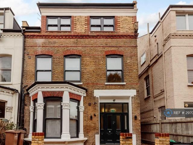 Flat for rent in Brownswood Park, Stoke Newington