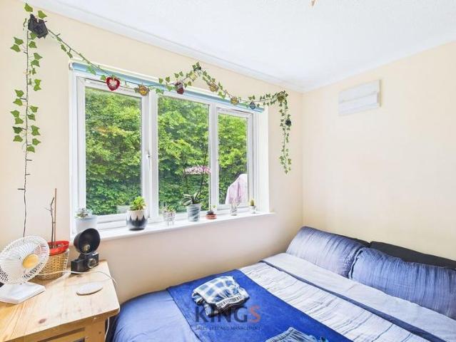 Studio for rent in Five Acres, Hertfordshire