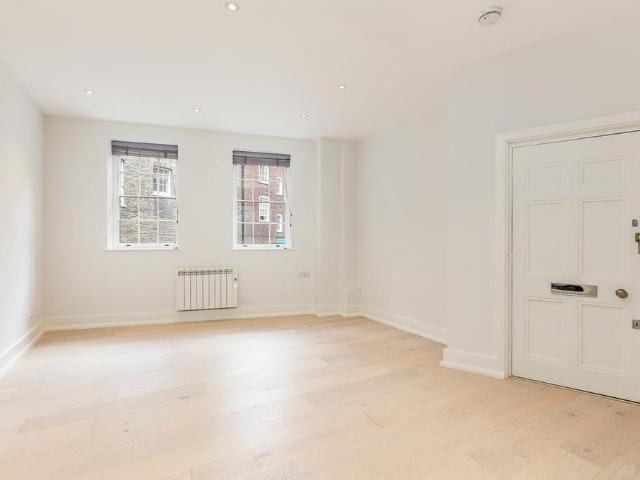 Studio for rent in Seven Dials, Bloomsbury