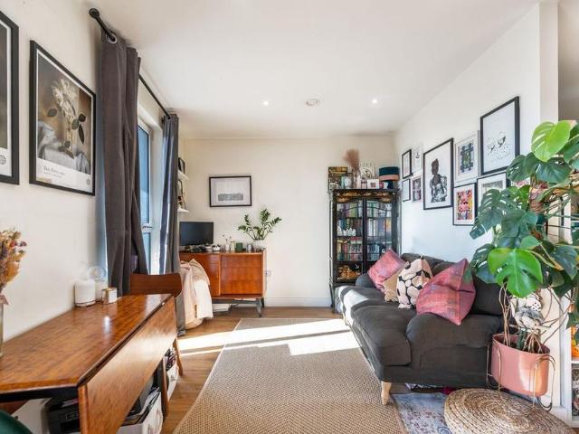 Studio for rent in Alperton, Greater London
