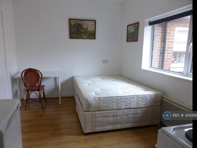 Studio for rent in Hatfield, Fretherne