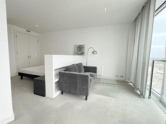 Studio for rent in Ladywood, West Midlands