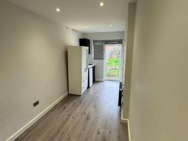 Studio for rent in St Mary Cray, Greater London