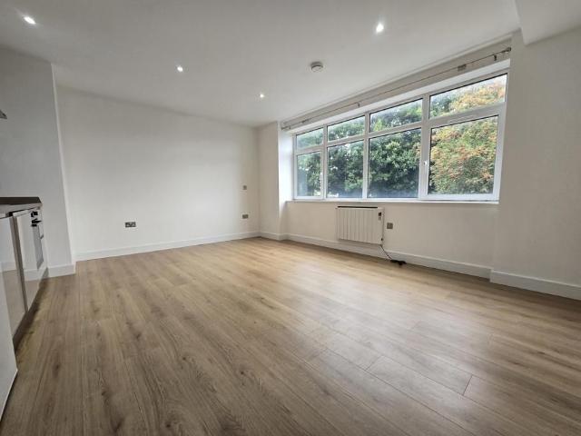 Studio for rent in Riverdene, Priest Down