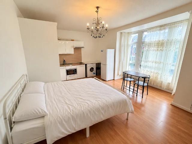 Studio for rent in London Borough of Hackney, Greater London