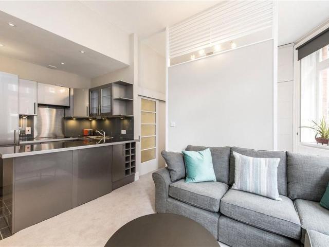 Studio for rent in Westminster, Victoria