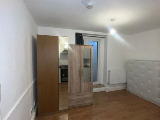 Studio for rent in Brook Green, Greater London