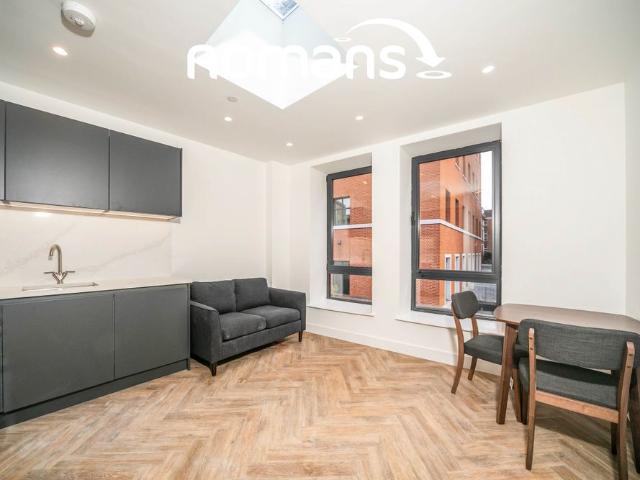 Studio for rent in Reading