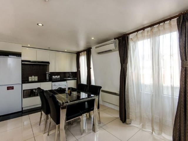Studio for rent in Westminster, Victoria