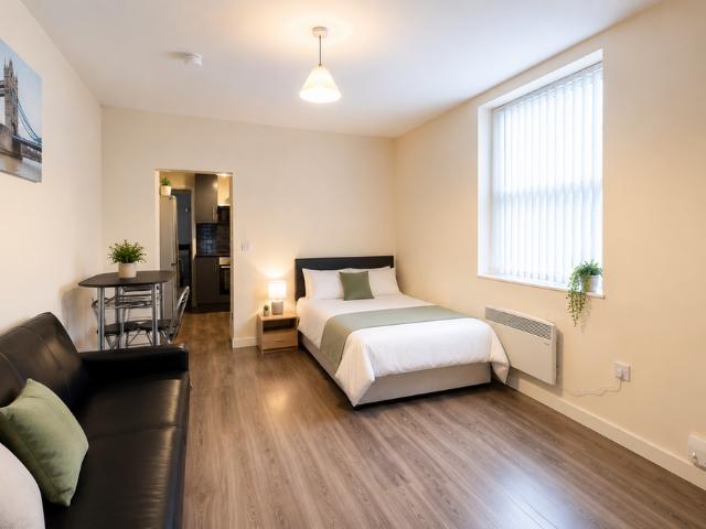 Studio for rent in Chapeltown, West Yorkshire