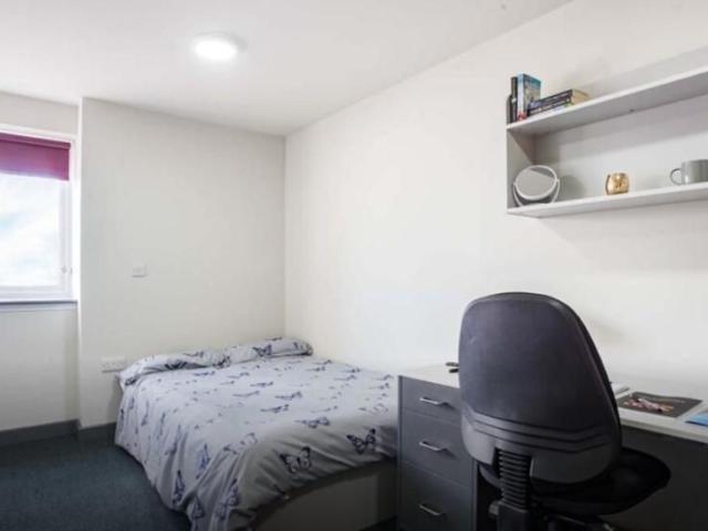 Studio for rent in Stoke, Stoke-on-Trent