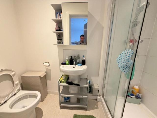 Studio for rent in Poolfields, Butterton