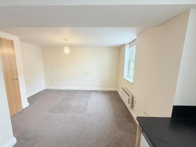 Studio for rent in Mile End, Fordham Heath