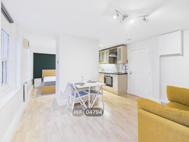 Studio for rent in Haddon, East Midlands