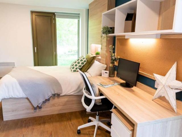 Studio for rent in Guildford Park, Westborough
