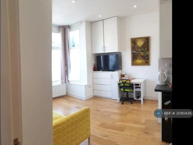 Studio for rent in London Borough of Enfield, Greater London