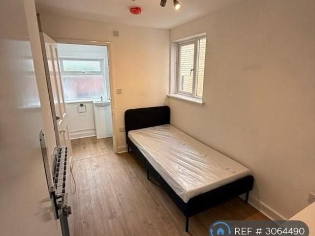Studio for rent in London Borough of Waltham Forest, Greater London