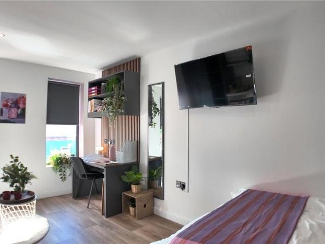 Studio for rent in Stirchley, West Midlands