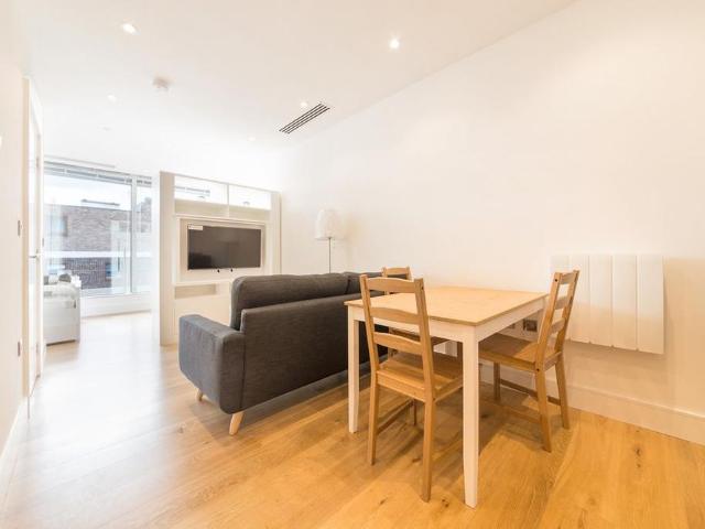 Studio for rent in London Borough of Hounslow, Greater London