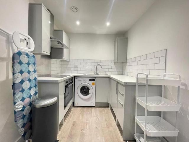 Flat for rent in Aldrington