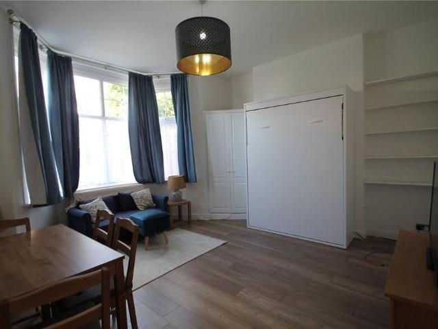 Studio for rent in High Barnet, Greater London