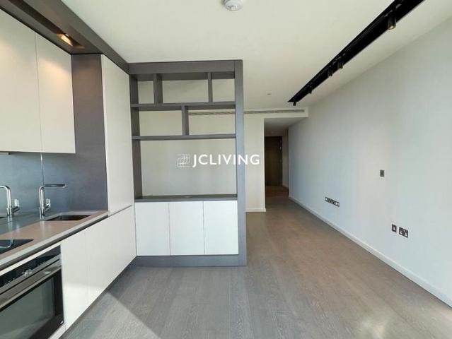 Studio for rent in Westminster, Victoria