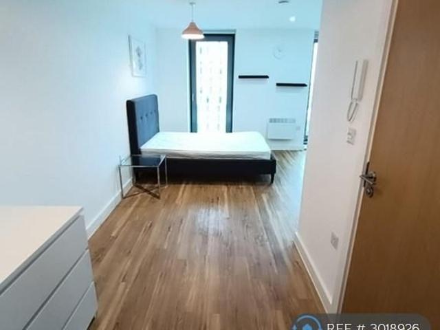 Studio for rent in Salford Quays, Salford