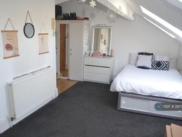 Studio for rent in Salford, Greater Manchester