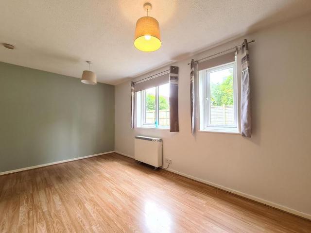 Studio for rent in Chelmondiston, Suffolk
