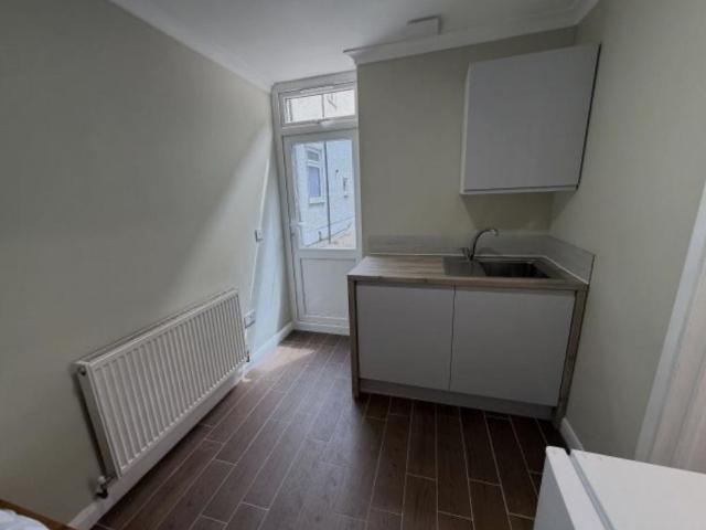 Studio for rent in Gants Hill, Greater London