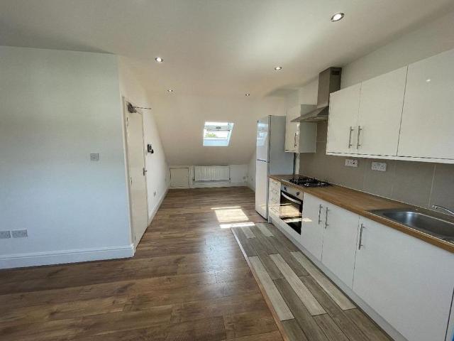 Studio for rent in London Borough of Croydon, Greater London