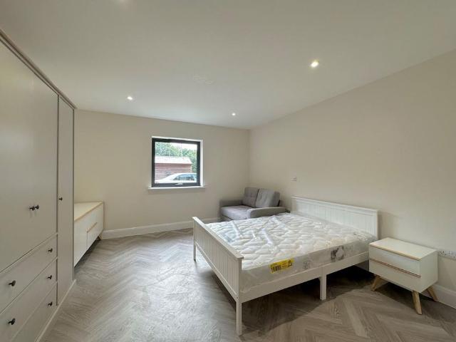 Studio for rent in Woodley