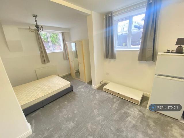 Studio for rent in Woodthorpe, Elmfield