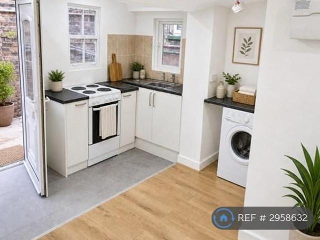 Studio for rent in Wisbech, Four Gotes