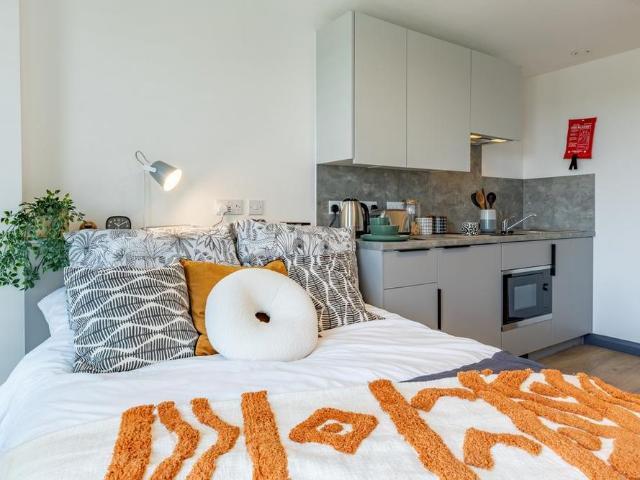 Studio for rent in Farnborough, Hampshire