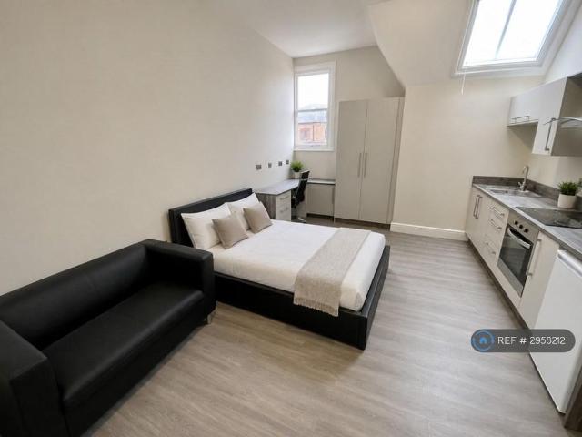 Studio for rent in New Normanton, East Midlands
