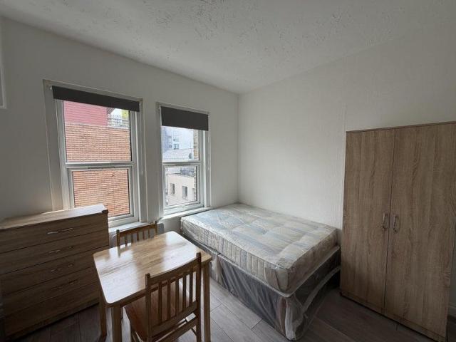 Flat for rent in Homerton, Greater London