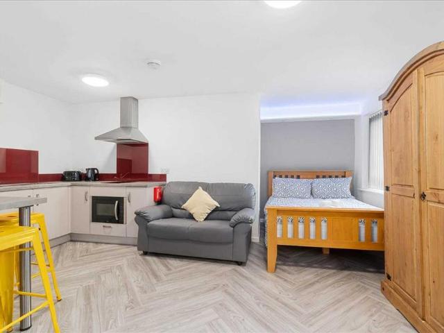 Flat for rent in Pennycomequick, Mount Wise