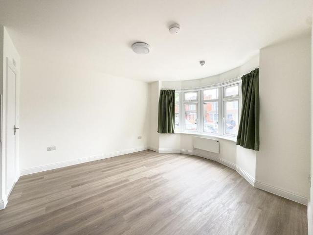 Studio for rent in Kingsbury, Greater London
