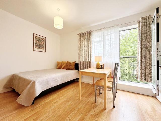 Studio for rent in Cat Hill, Isle Of Man