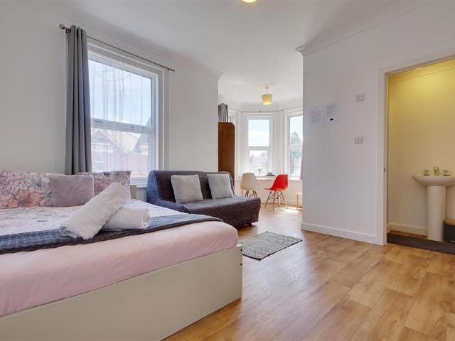 Studio for rent in West Cliff, Bournemouth