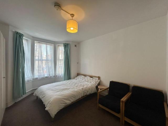 Studio for rent in London Borough of Hounslow, Osterley