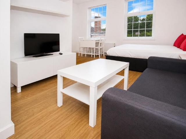 Studio for rent in Highfield, Pouchen End