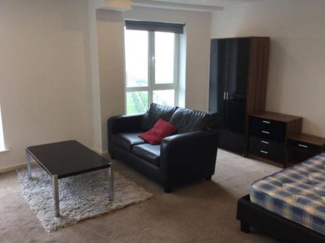 Studio for rent in Bordesley, West Midlands