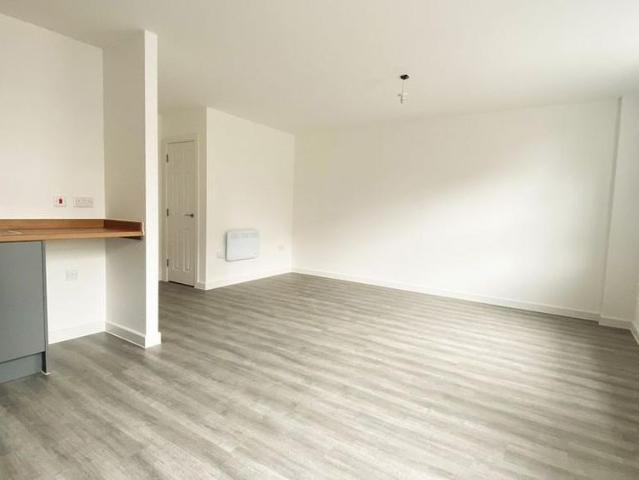 Studio for rent in Sherford, Rumwell