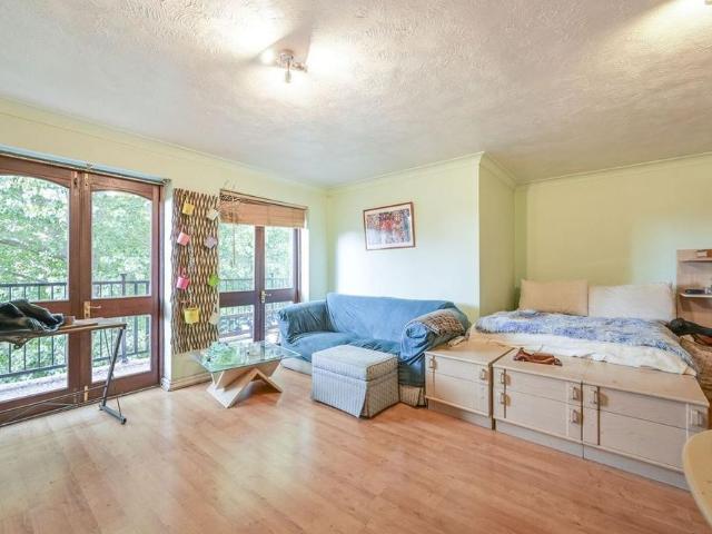 Studio for rent in St. George in the East, Greater London