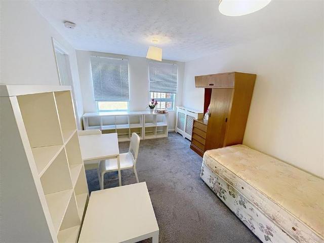Studio for rent in Park Hill, Green Close